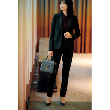 職人技が光る「サンローラン」のハンサムジャケット【成功を約束する黒ジャケット】