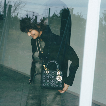 ディオールの名品バッグとパンプスで“コンサバ感”を【富岡佳子流・靴&バッグの最旬セット】