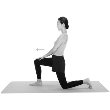 【骨盤を整えるストレッチ4】「片膝立ち腰伸ばし」で股関節まわりと太ももの筋肉を伸ばす！