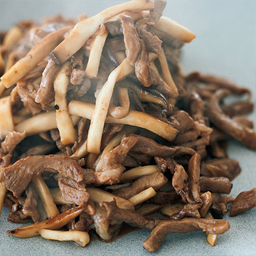 秋の食卓に並べたい！切り方で味変を楽しむ「エリンギの炒め物」2選【ウー・ウェンさんのからだ想いの家中華】