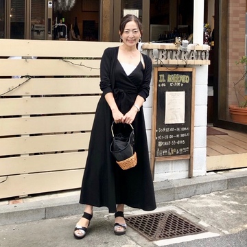 夏の高見えブラックワンピース♡