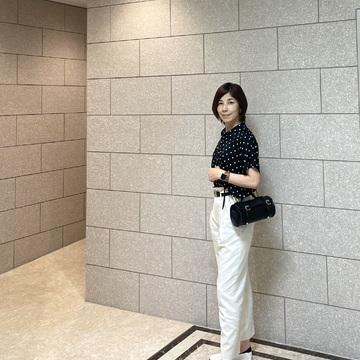 使えるUNIQLOの水玉ブラウス