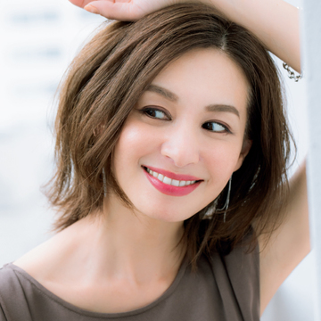 美人感＆小顔効果もUPする「赤みローズリップ」メイクプロセス【春の印象逆転リップ】