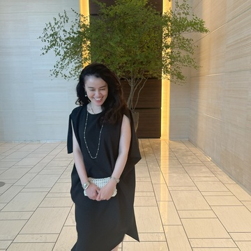 8月の全身ブラック＠コンラッド東京