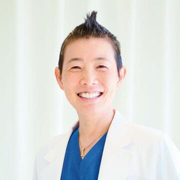 【婦人科医・高尾美穂さんの更年期ストーリー】エクオールが作れない体質。40代半ばで突然、電池が切れたような疲労を感じるように…