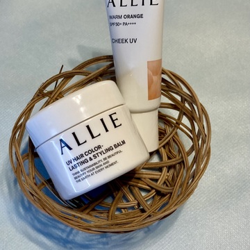 UVケア チークとヘアバーム