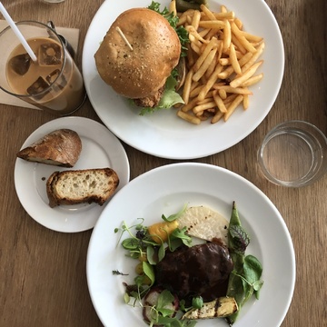 珈琲好きには堪らない。桜新町にある、ドリンクもお食事も楽しめるカフェ