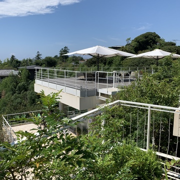 相模湾を一望できる絶景カフェ 「ル・ミリュウ 鎌倉山」へ