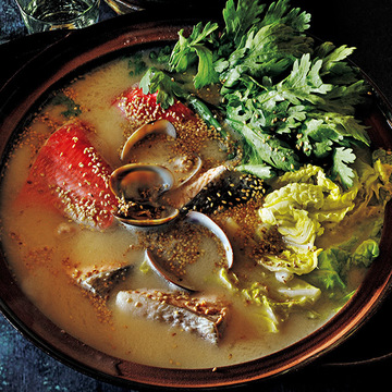 魚介のうまみたっぷり！肌にもうれしい栄養豊富な「酒粕魚介鍋」【冷水希三子さんの体にいい鍋】