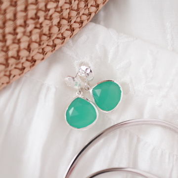 夏の本命♡天然石の揺れるピアス