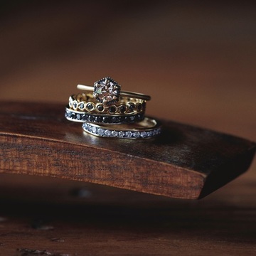 【ダイヤモンドの幸福感】注目ブランド「サトミ カワキタ」の個性派リング