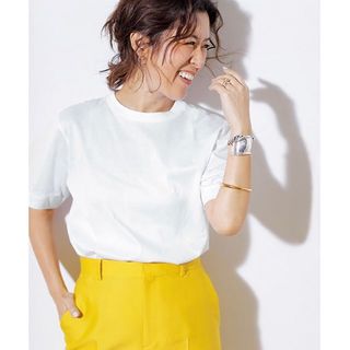 大草直子×SLOANE「究極の大人Tシャツ」大ヒット！