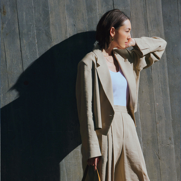 【おしゃれ刷新力のあるアウター】丈短ジャケットのセットアップは着るだけで絵になる