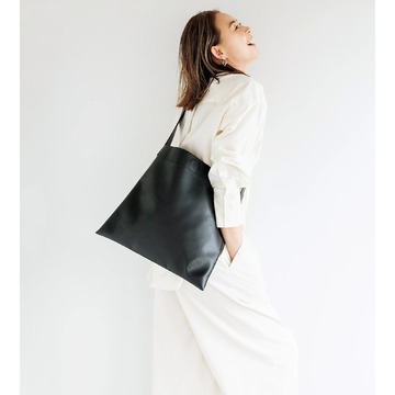  軽い! おしゃれ! サステイナブル! エクラプレミアム発「SABOTEN スクエアショルダーバッグ」 誕生！