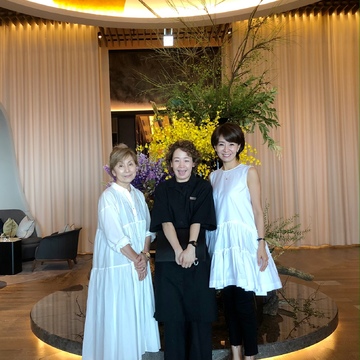 フォーシーズンズホテル東京大手町へ