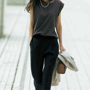 夏の装いに艶と華を！ “抜け感”と“高見え”がかなう大人の「ブラックコーデ」30