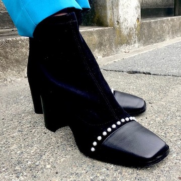 「旬」のショートブーツで、大人のおしゃれ　〜パール・レースアップ・スニーカー〜