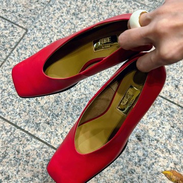 シンデレラパンプスで褒められコーデ