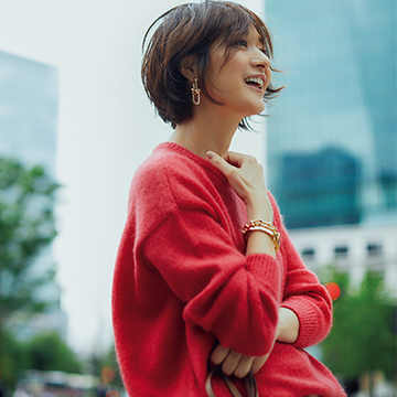 「口紅カラーのニット」でハッピーオーラ全開！【アラフィー華やぎスタイル】