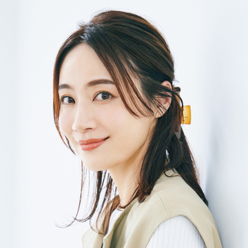 ヘアクリップでとめるだけ！ 大人がこなれて見えるヘアアレンジ