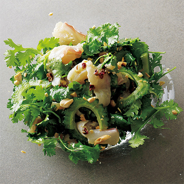 苦みと香りが絶妙！ ゴーヤー、パクチー、お刺身のアジアンサラダのレシピ