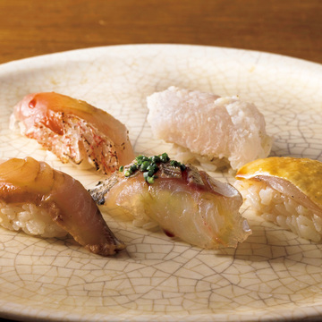 鮨の町・博多の牽引役。 創業38年を迎える名店　吉冨寿し