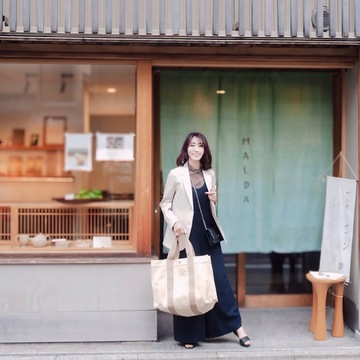 羽織るだけで華やぐユニクロジャケットで、1日3組限定のホテルMALDA京都へ