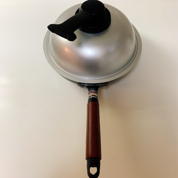 驚くほど軽くて便利！人気料理家ウー・ウェンさんおすすめの「ウー・ウェンパン プラス」で料理上手に