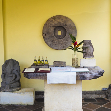 バリ　アートを楽しむ午後 コマネカ アット モンキー フォレスト【インドネシアのお薦めホテル】