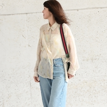 シアーシャツとユニクロのインナーで初夏コーデに