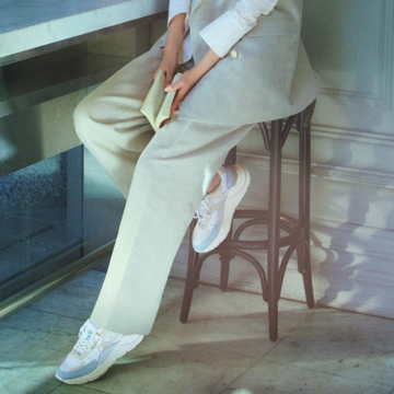 【スニーカー大人の正解】足もとに視線集まる！「D.A.T.E.」の春色スニーカー