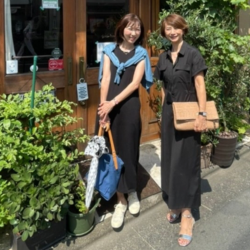 カジュアル・ブラックで、ズッ友♡とランチデート