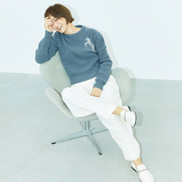 【この秋、本命はリュクスなグレー】「ステラ マッカートニー」の上質グレーニットでリラクシーに