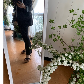 モノトーンコーデで小笠原伯爵邸へ