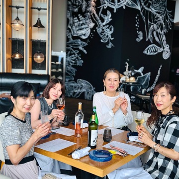 たまにはモードなワンピで！絶景ホテルでのランチ会へ