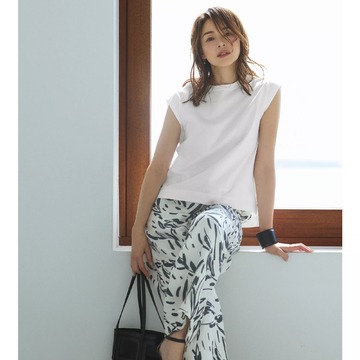 大人のための夏の名品！「E by éclat」華奢見えノースリーブトップス