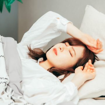 50代女性がかかりやすい帯状疱疹の予防法とは？簡単にできる！帯状疱疹後神経痛に効果的なツボマッサージも必見【小田ユイコ×友和クリニック院長 宇土 博先生対談 #2】