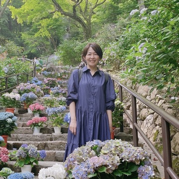 紫陽花色のワンピースで奈良の有名な花寺を巡る