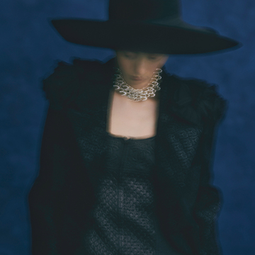 職人技の集大成！「シャネル」のベルベットジャケット【CHANEL ジャケットの美学】