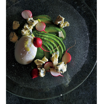 ＜冬こそチーズでおもてなし＞アボカドとブルーチーズのサラダのレシピ