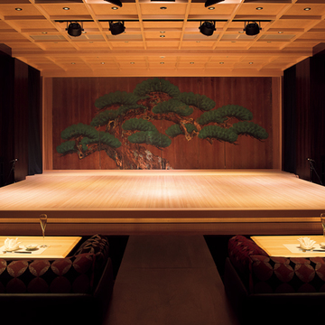 おいしい食事とともに本物の伝統芸能に触れられる『水戯庵』