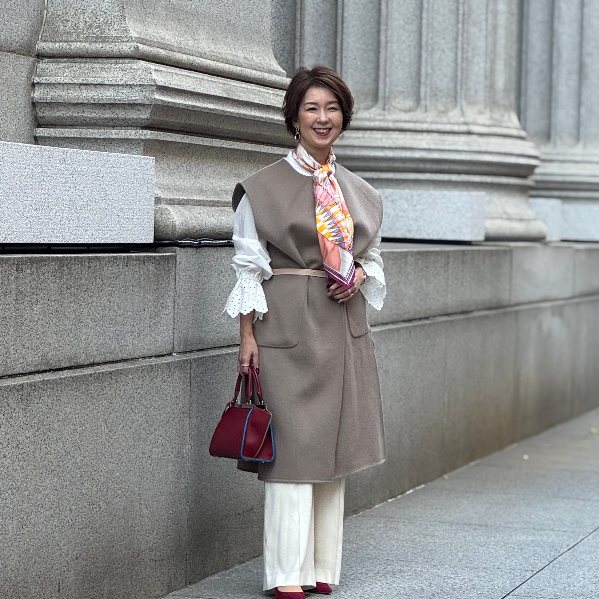 ホテルでのカジュアルランチに選んだラグジュアリーな装い～エクラ華組スナップより～