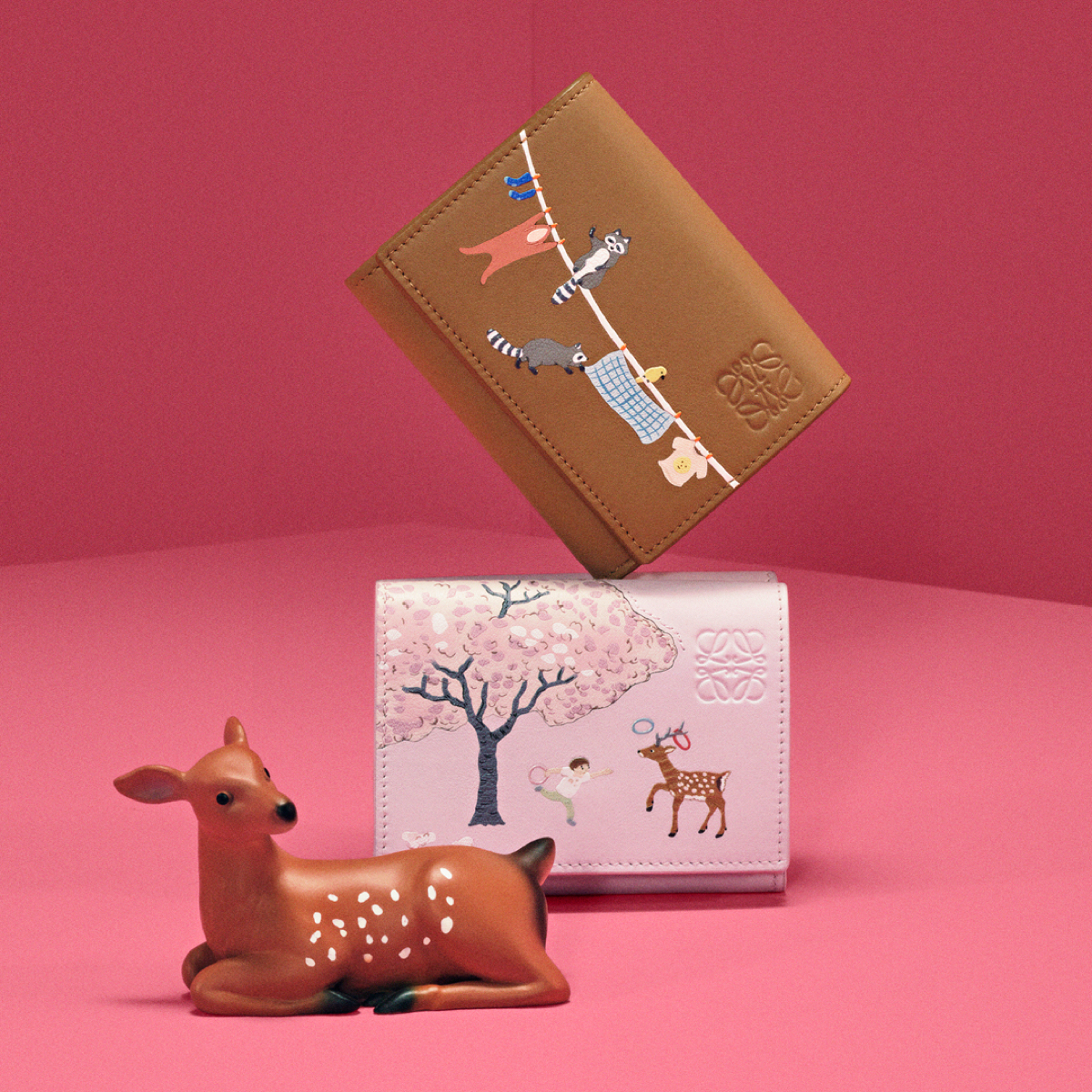 ロエベ×スナ・フジタによる日本限定コレクションが発売！　幸福感あふれる絵柄に心温まる【eclat's pick up】