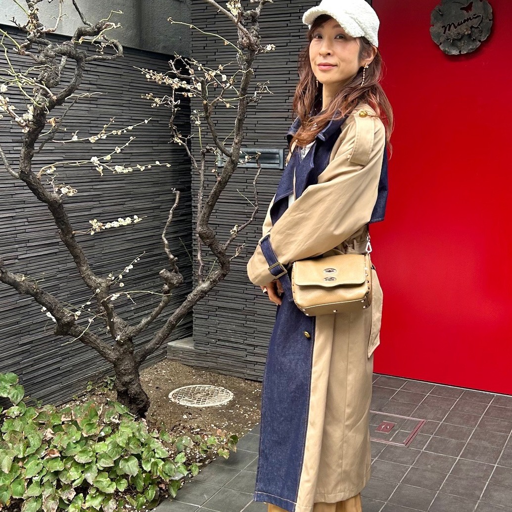 トレンチコート＆スニーカーコーデで早春の京都散策