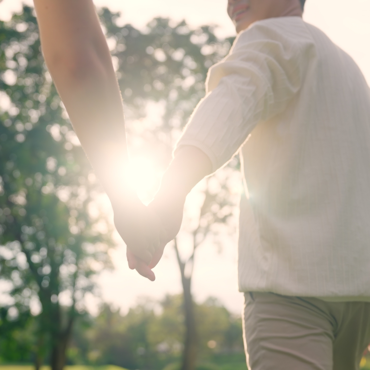 幸せホルモン「セロトニン」＆愛情ホルモン「オキシトシン」を増やして、更年期のメンタル不調を軽くしよう