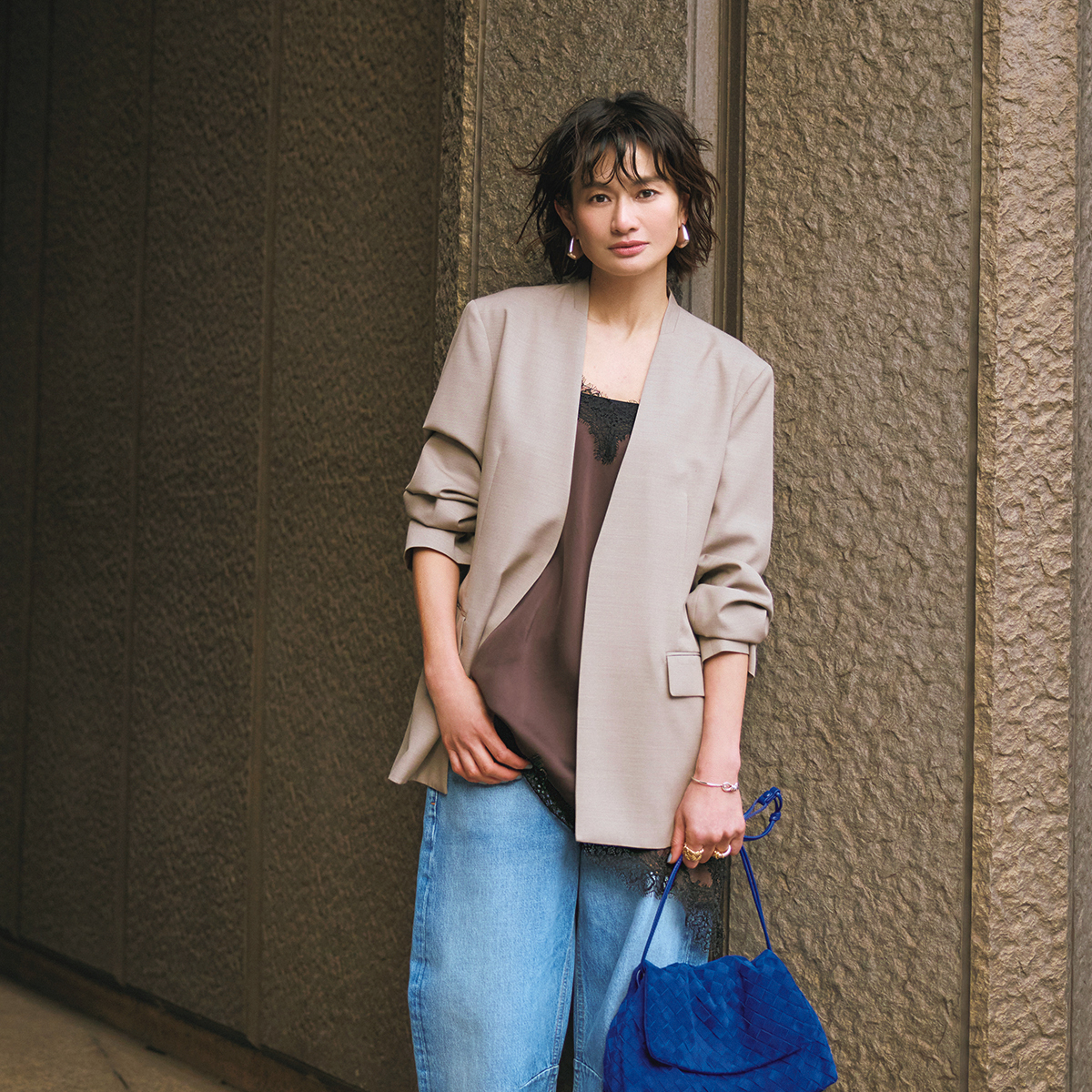 ソフトなカーブで大人の装いになじみやすい「シチズンズ・オブ・ヒューマニティ」のバレルデニム