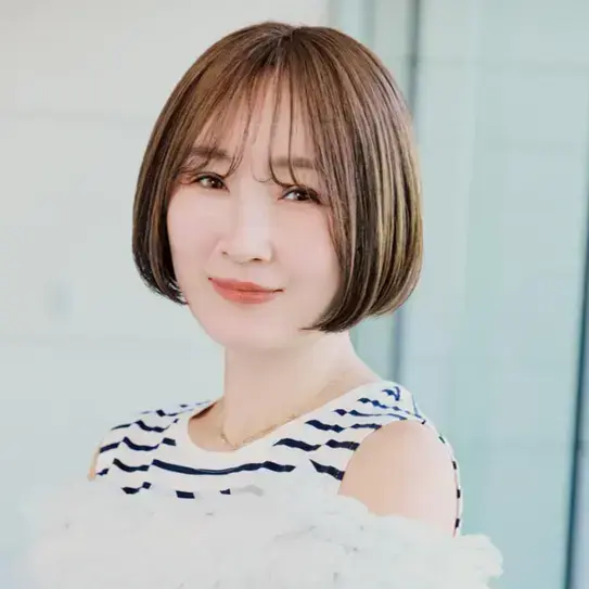 【40代・50代に似合うショートボブ60選】ぺたんこ髪やうねりをカバー！大人可愛い若見えショートボブ