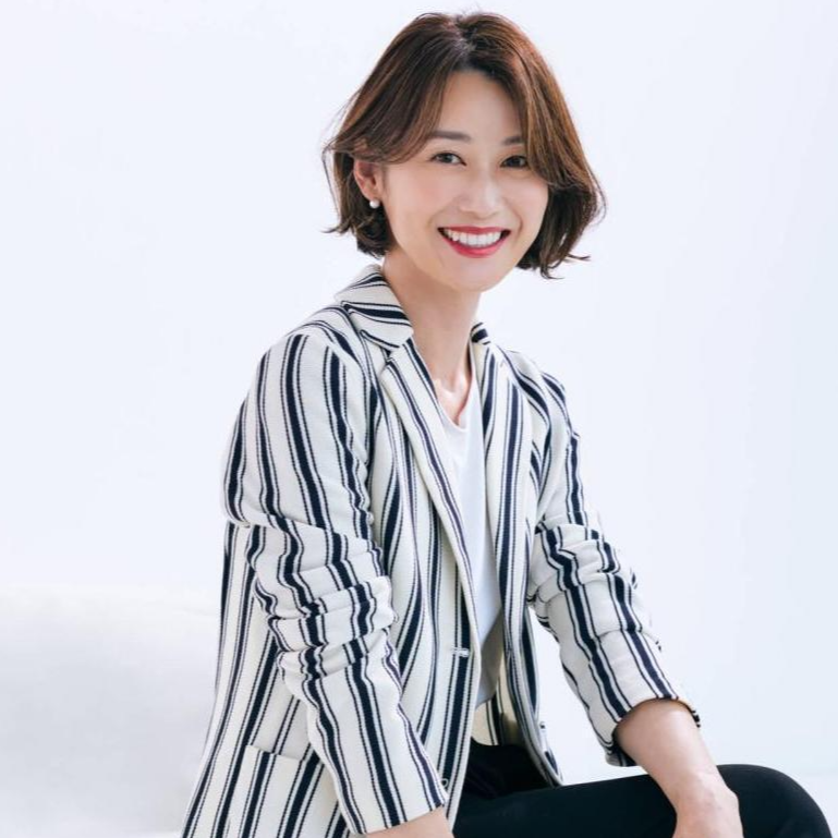 ブリーチハイライトカラーと美シルエットの最強ボブ！【40代・50代髪型】