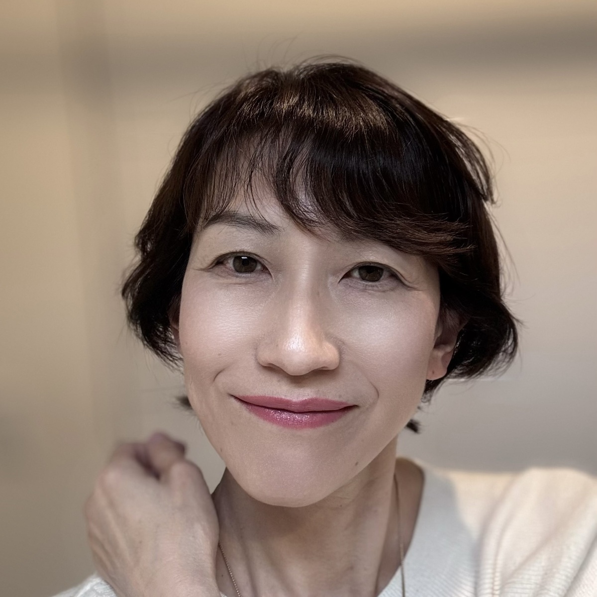 ぺちゃんこ髪が「ふんわりひし形ショート」に激変！