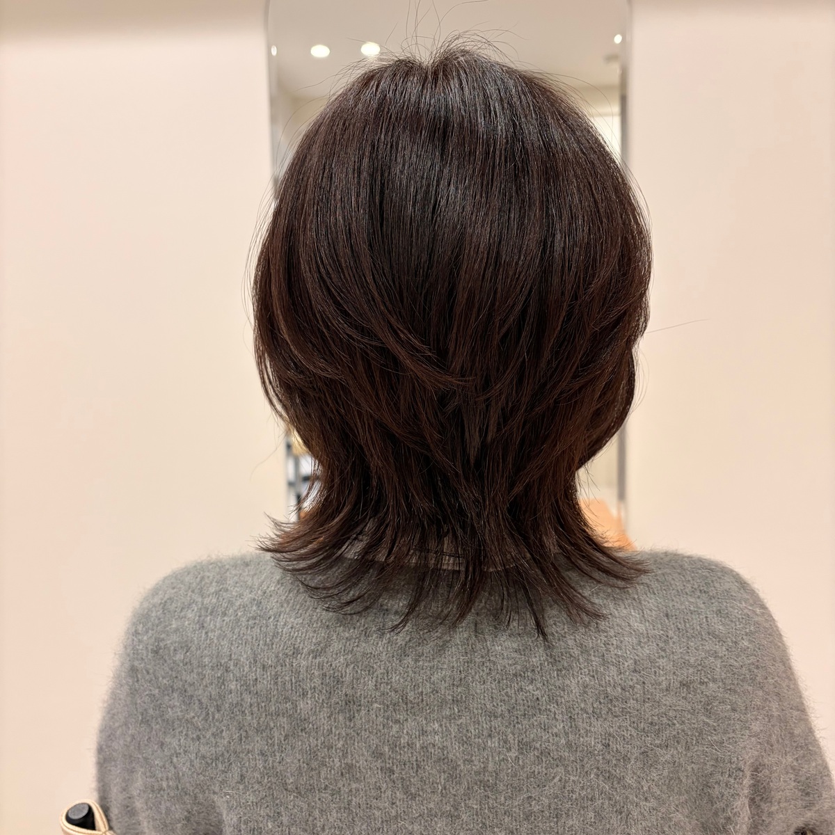 【50代の髪型】ショートヘアのマンネリ化を打開する！大人上品なソフトウルフ